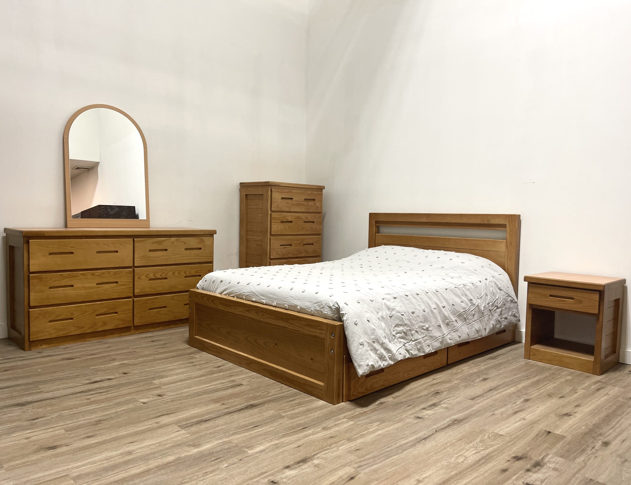 ShowroomPic_Bedset_AgedHoney